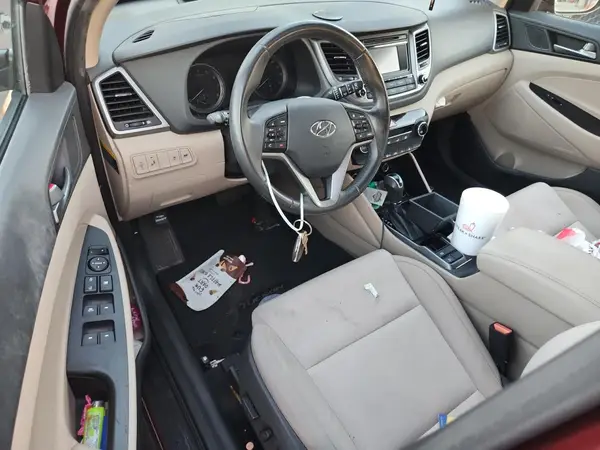 KM8J33A27HU425700 2017 HYUNDAI TUCSON - Image 8