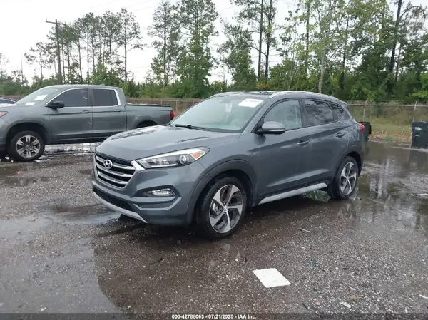 KM8J33A27HU426233 2017 HYUNDAI TUCSON - Image 2