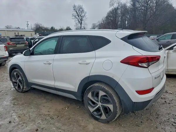 KM8J33A27HU455893 2017 HYUNDAI TUCSON - Image 2