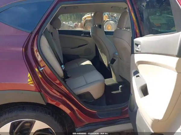 KM8J33A27HU459264 2017 HYUNDAI TUCSON - Image 8