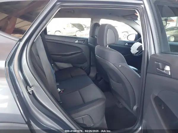 KM8J33A27HU460429 2017 HYUNDAI TUCSON - Image 8