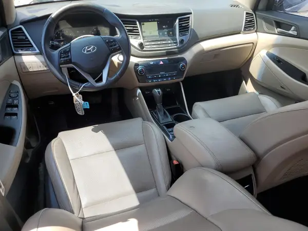 KM8J33A27HU493222 2017 HYUNDAI TUCSON - Image 8