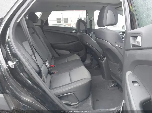 KM8J33A27HU521276 2017 HYUNDAI TUCSON - Image 8