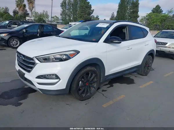 KM8J33A27HU543486 2017 HYUNDAI TUCSON - Image 2