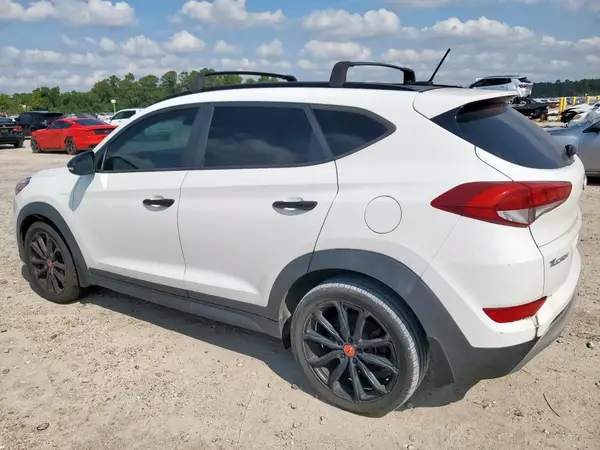 KM8J33A27HU552446 2017 HYUNDAI TUCSON - Image 2