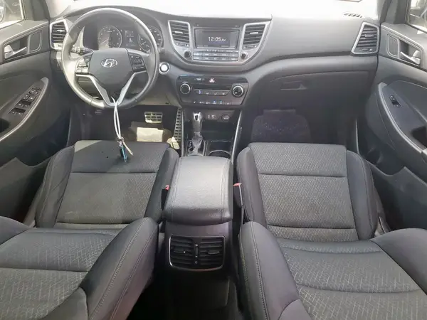 KM8J33A27HU552446 2017 HYUNDAI TUCSON - Image 8
