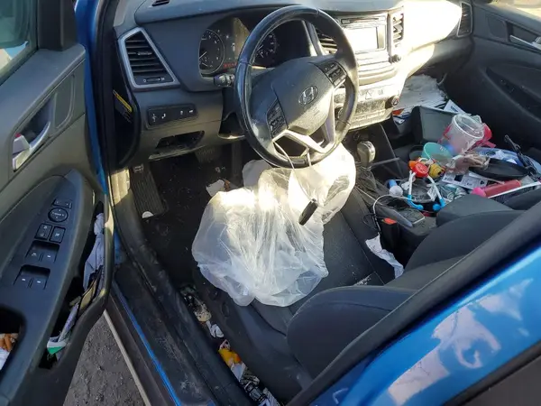 KM8J33A27HU560692 2017 HYUNDAI TUCSON - Image 8