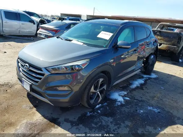 KM8J33A27HU561356 2017 HYUNDAI TUCSON - Image 2