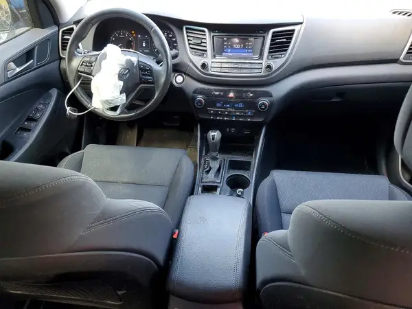 KM8J33A27HU563298 2017 HYUNDAI TUCSON - Image 8