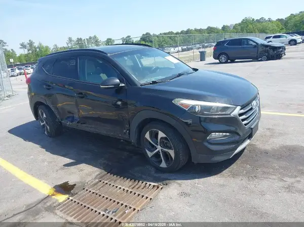 KM8J33A27HU566718 2017 HYUNDAI TUCSON - Image 1