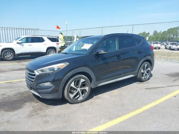 KM8J33A27HU566718 2017 HYUNDAI TUCSON - Image 2
