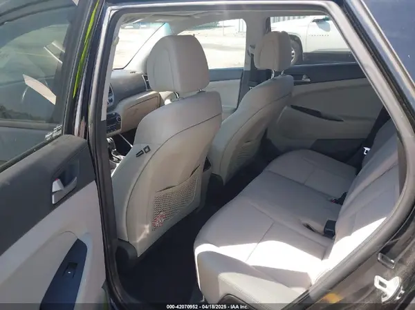 KM8J33A27HU566718 2017 HYUNDAI TUCSON - Image 8
