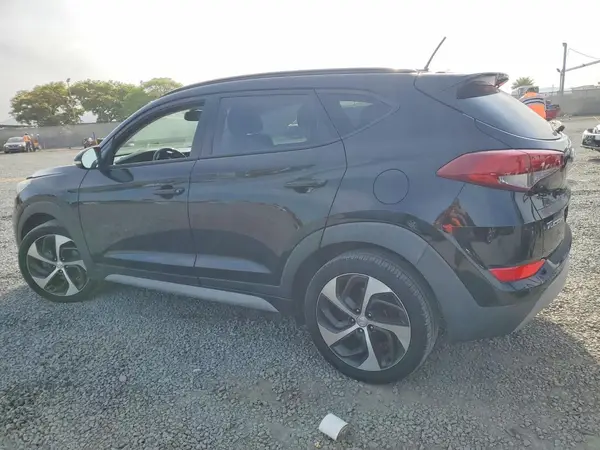 KM8J33A27HU570428 2017 HYUNDAI TUCSON - Image 2