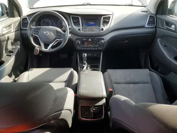 KM8J33A27HU570428 2017 HYUNDAI TUCSON - Image 8