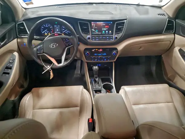 KM8J33A27HU586659 2017 HYUNDAI TUCSON - Image 8