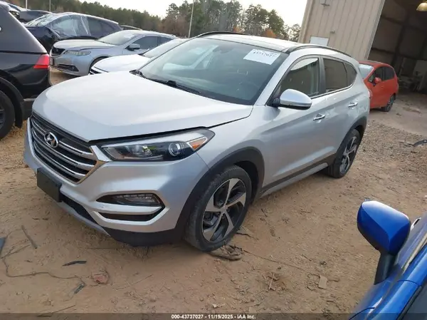 KM8J33A27JU616877 2018 HYUNDAI TUCSON - Image 2