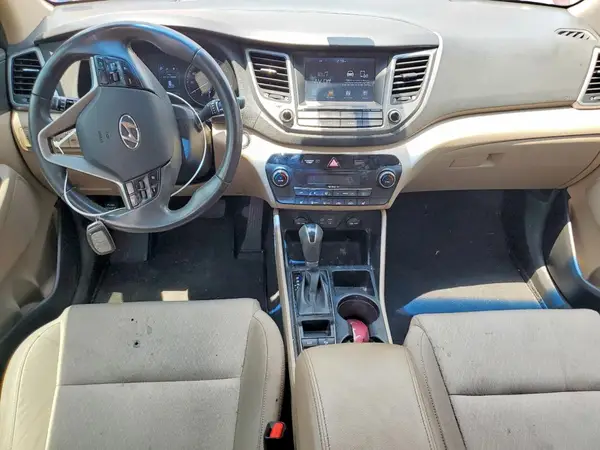 KM8J33A27JU631105 2018 HYUNDAI TUCSON - Image 8
