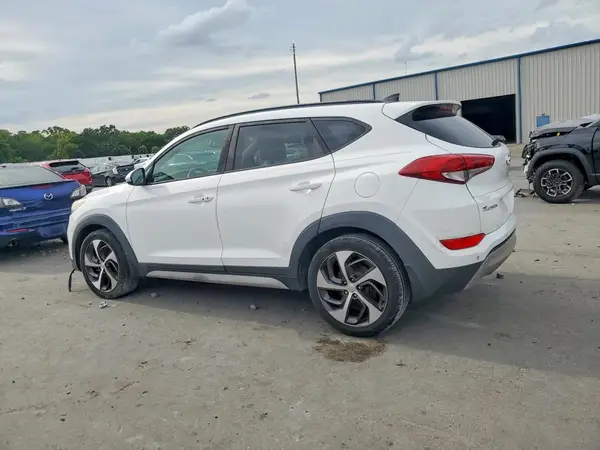 KM8J33A27JU670065 2018 HYUNDAI TUCSON - Image 2