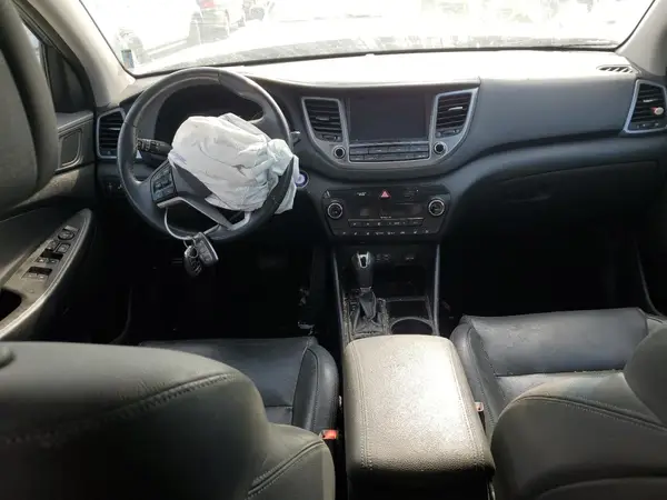 KM8J33A27JU677937 2018 HYUNDAI TUCSON - Image 8