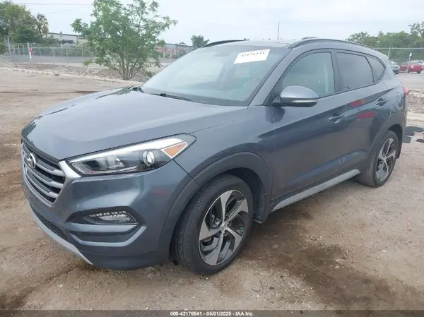 KM8J33A27JU686282 2018 HYUNDAI TUCSON - Image 2