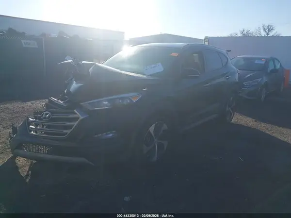 KM8J33A27JU720852 2018 HYUNDAI TUCSON - Image 2