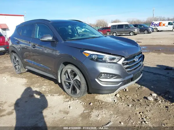 KM8J33A27JU749722 2018 HYUNDAI TUCSON - Image 1