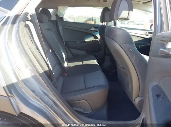 KM8J33A27JU749722 2018 HYUNDAI TUCSON - Image 8