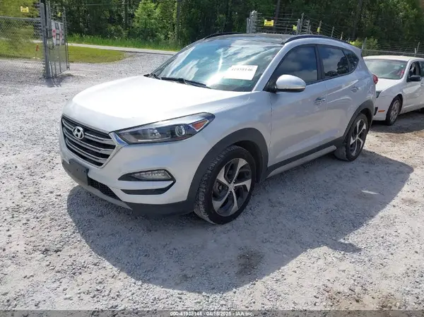 KM8J33A27JU750045 2018 HYUNDAI TUCSON - Image 2