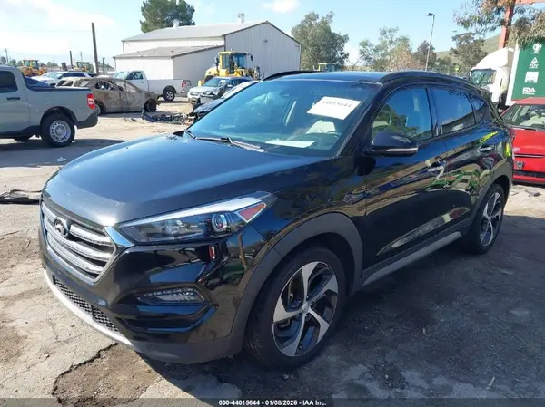 KM8J33A27JU759487 2018 HYUNDAI TUCSON - Image 2