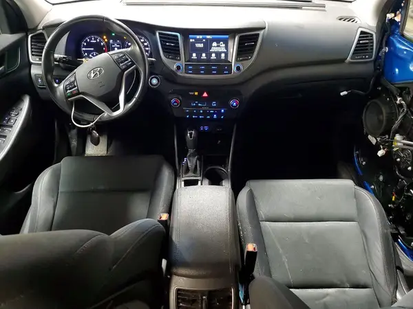 KM8J33A27JU800748 2018 HYUNDAI TUCSON - Image 8