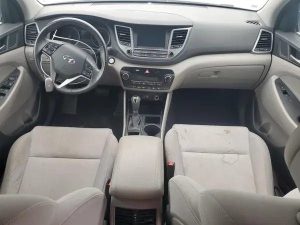 KM8J33A27JU804556 2018 HYUNDAI TUCSON - Image 8