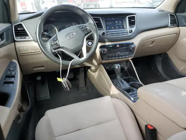 KM8J33A27JU823186 2018 HYUNDAI TUCSON - Image 8
