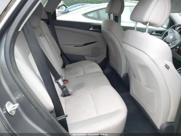KM8J33A28GU026275 2016 HYUNDAI TUCSON - Image 8