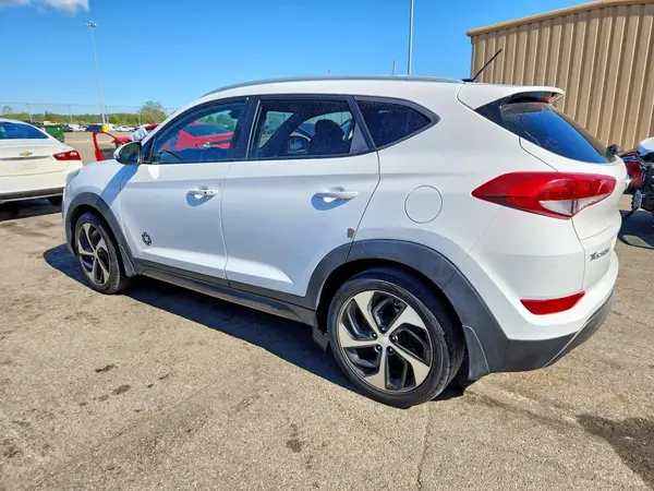 KM8J33A28GU030178 2016 HYUNDAI TUCSON - Image 2