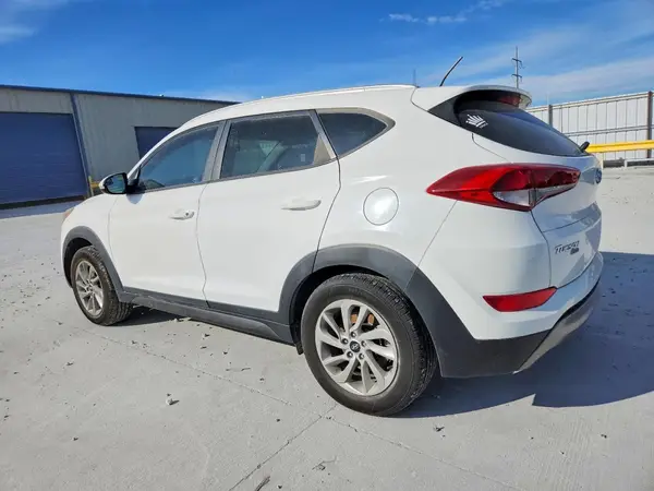 KM8J33A28GU032268 2016 HYUNDAI TUCSON - Image 2