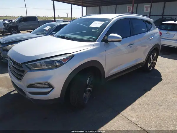 KM8J33A28GU085388 2016 HYUNDAI TUCSON - Image 2
