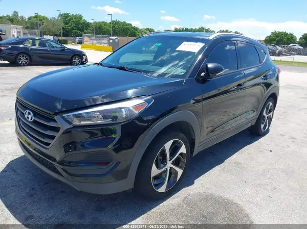 KM8J33A28GU136873 2016 HYUNDAI TUCSON - Image 2