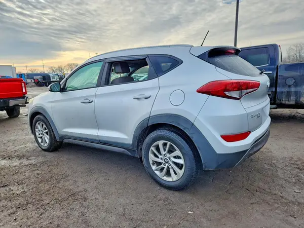 KM8J33A28GU152149 2016 HYUNDAI TUCSON - Image 2