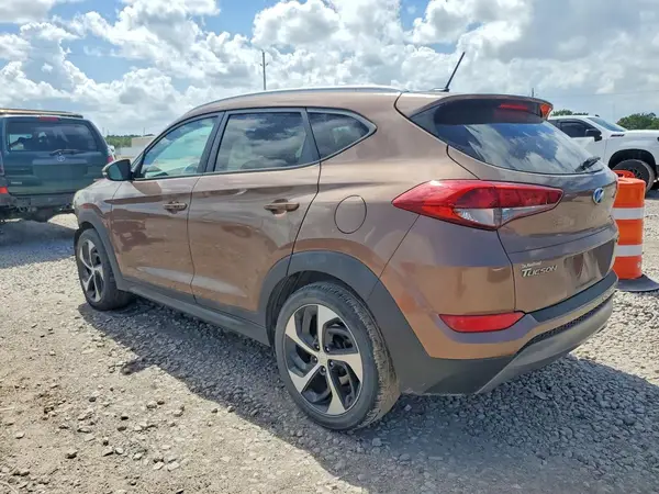 KM8J33A28GU159330 2016 HYUNDAI TUCSON - Image 2