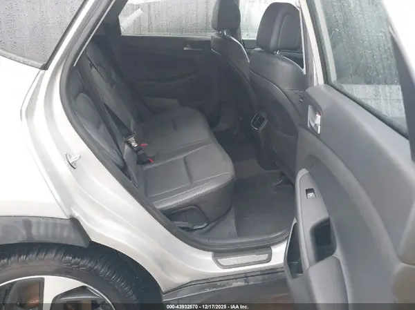 KM8J33A28GU165323 2016 HYUNDAI TUCSON - Image 8