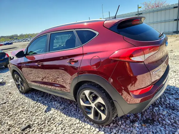 KM8J33A28GU203553 2016 HYUNDAI TUCSON - Image 2