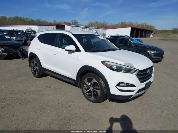 KM8J33A28HU283857 2017 HYUNDAI TUCSON - Image 1