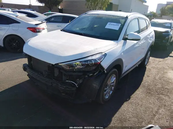 KM8J33A28HU285737 2017 HYUNDAI TUCSON - Image 2