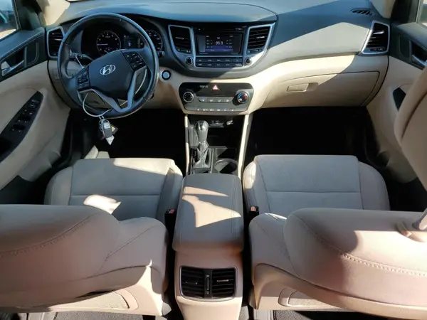 KM8J33A28HU293563 2017 HYUNDAI TUCSON - Image 8
