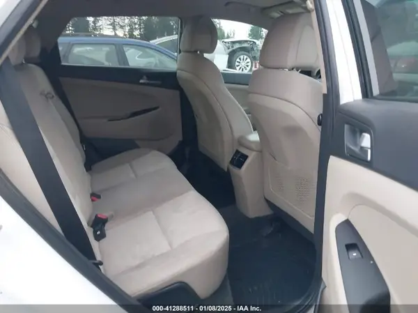 KM8J33A28HU301869 2017 HYUNDAI TUCSON - Image 8