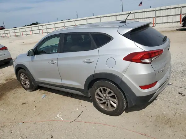 KM8J33A28HU332989 2017 HYUNDAI TUCSON - Image 2