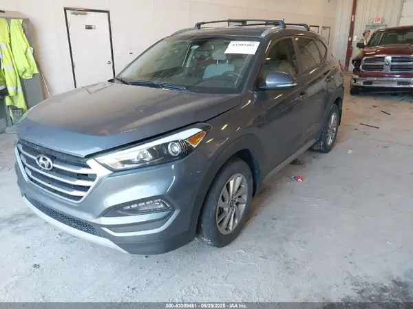 KM8J33A28HU344561 2017 HYUNDAI TUCSON - Image 2