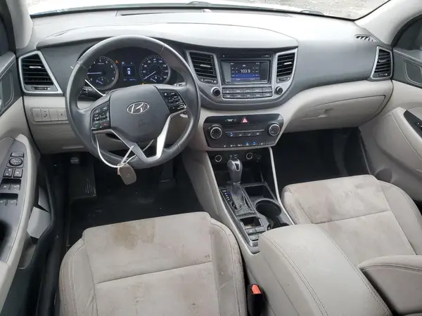 KM8J33A28HU351672 2017 HYUNDAI TUCSON - Image 8