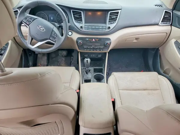 KM8J33A28HU352613 2017 HYUNDAI TUCSON - Image 8
