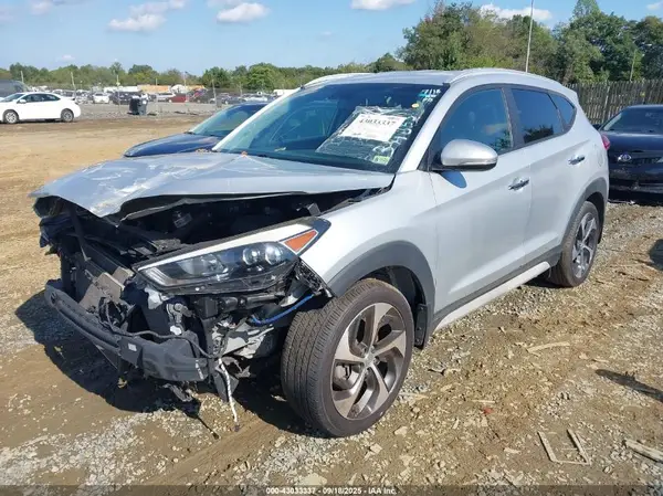 KM8J33A28HU371663 2017 HYUNDAI TUCSON - Image 2